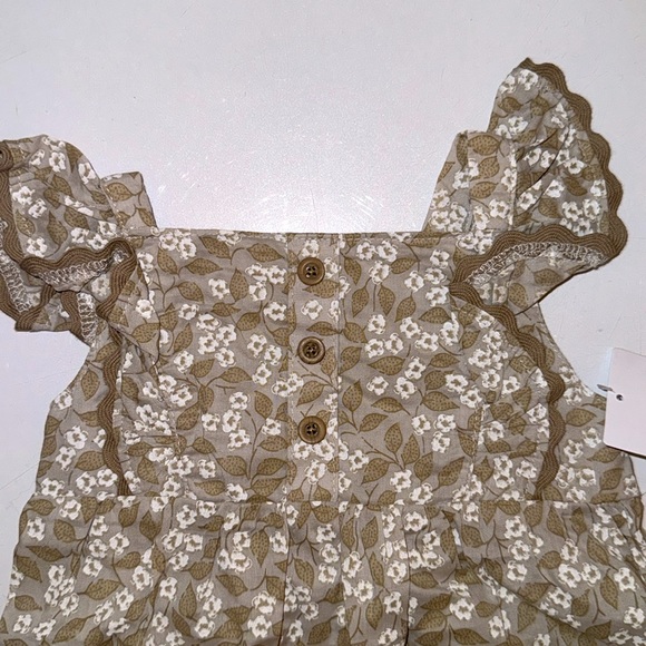 Carter’s Baby Girl 6M Romper - Picture 3 of 4